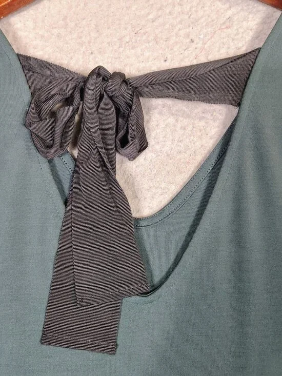 Banana republic Mini Dress Women's XS Forest Green V-Neck Back Tie Minimalist - Picture 9 of 10